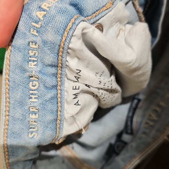 American Eagle Outfitters Super High Rise Flare Jeans Light Wash Size 10 Short - Picture 4 of 5